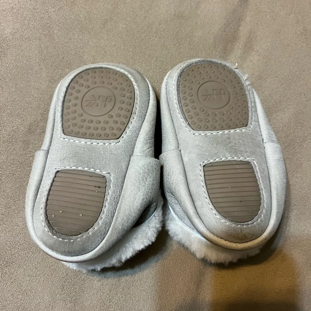 Freshly Picked Moccasins | gray + sherpa